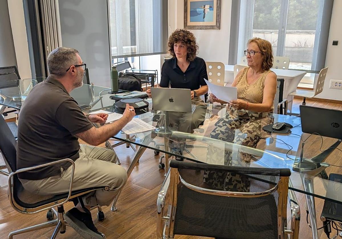 En representación del consistorio acudió la edil Fina Carreño.