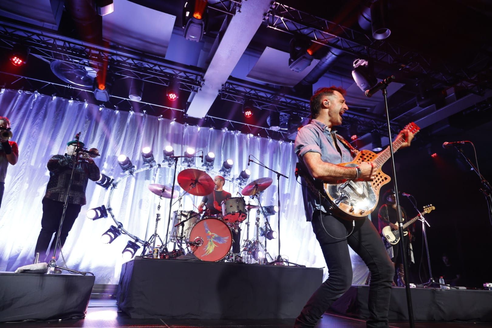 FOTOS | Cat Empire estrena la Sala Auditorio del Roig Arena