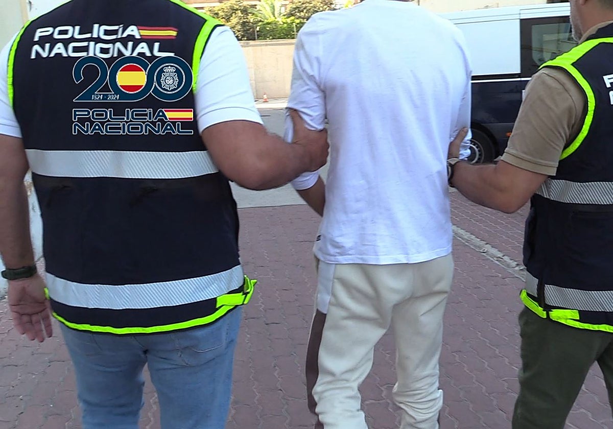 Imagen de la detención de Francisco C. T., el presunto autor del crimen a tiros de Alaquàs.