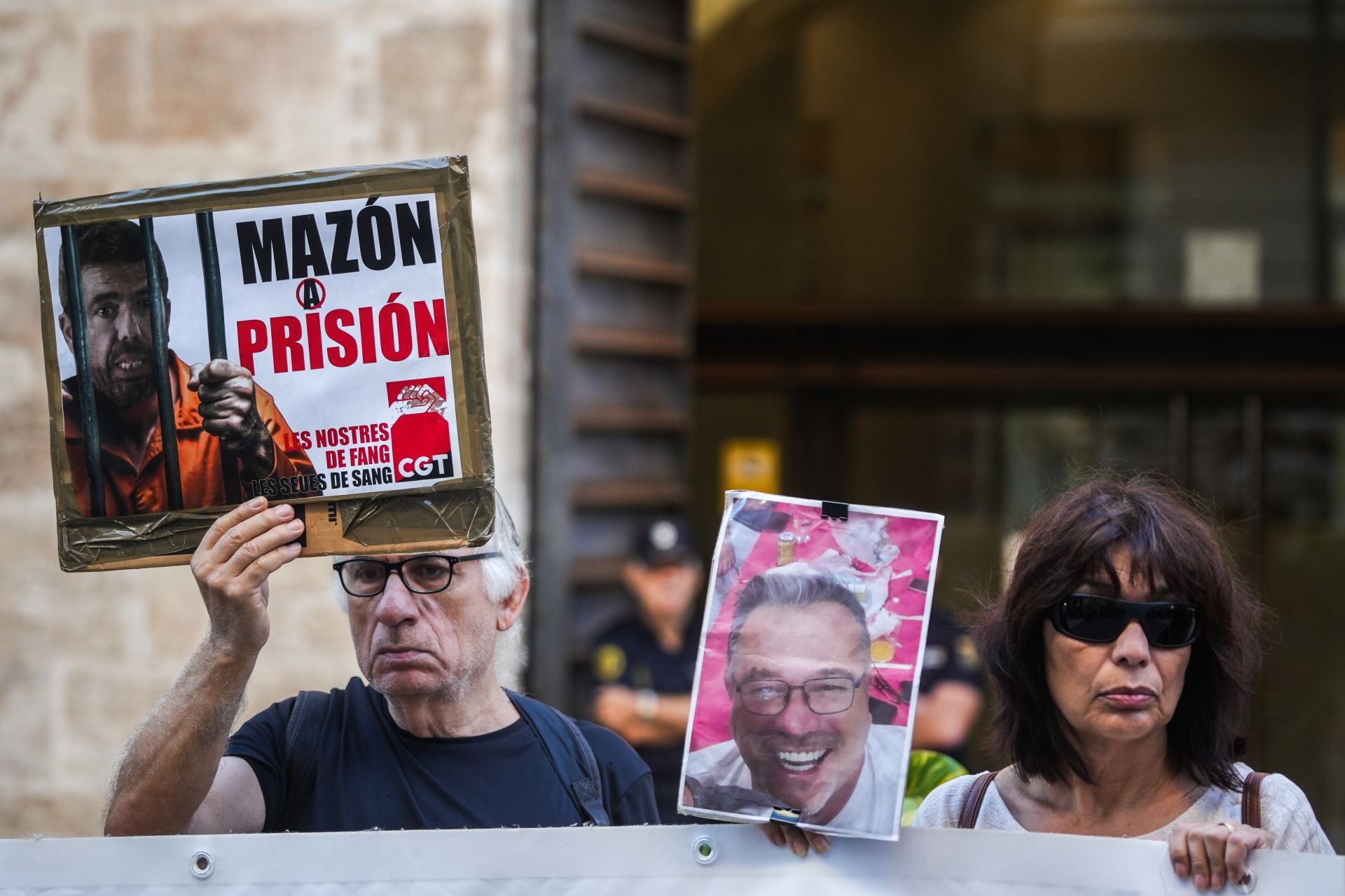 Las víctimas vuelven a pedir la dimisión de Mazón a las puertas de Les Corts