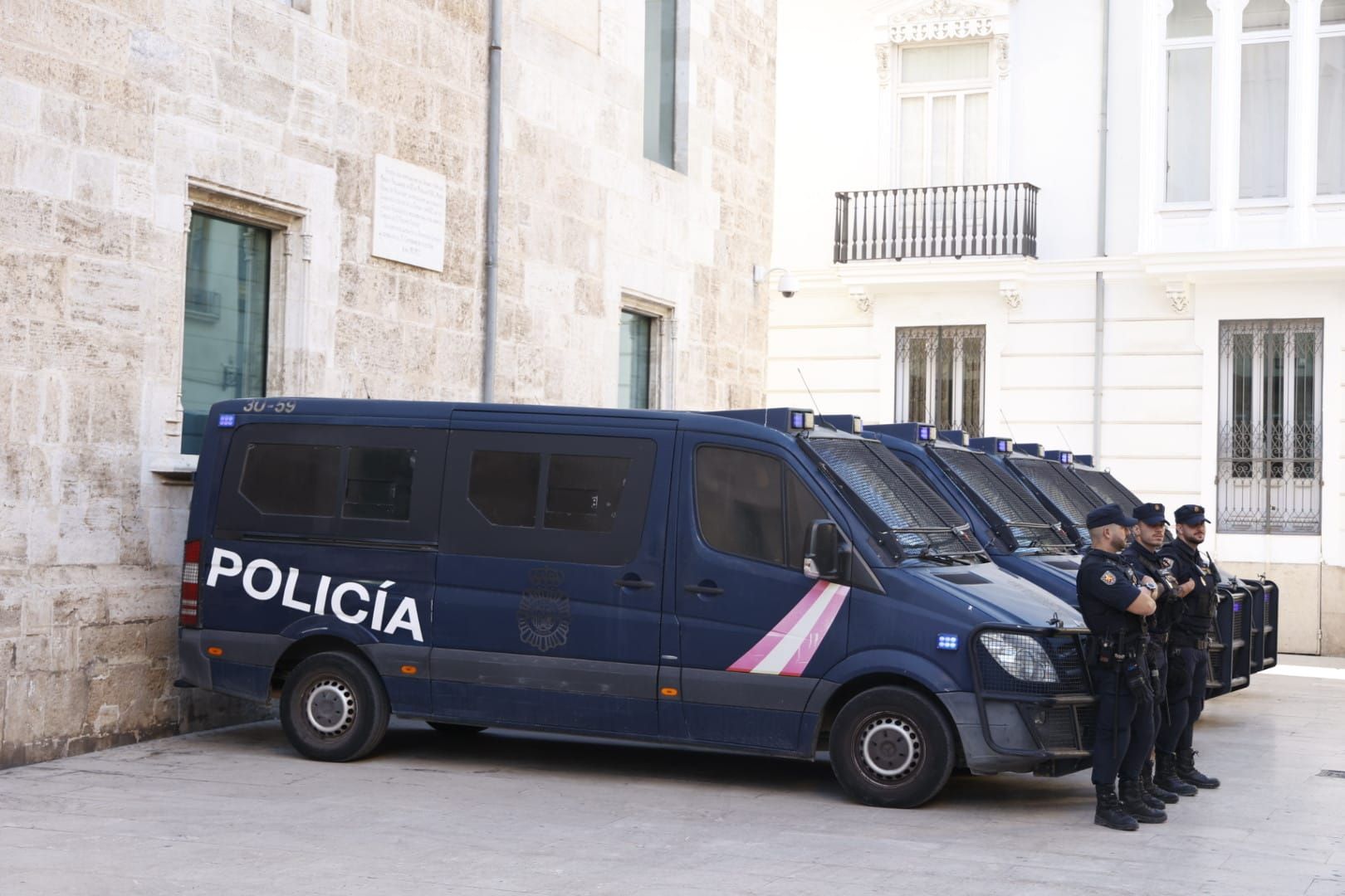 Las víctimas vuelven a pedir la dimisión de Mazón a las puertas de Les Corts