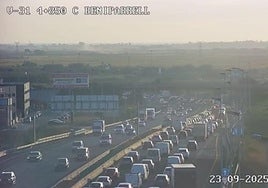 Atascos en la V-31 este martes, 23 de septiembre.