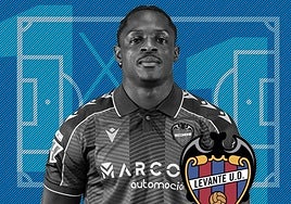 Elgezabal y Carlos Álvarez tratan de presionar a Vinicius.