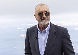 Arturo Pérez-Reverte.