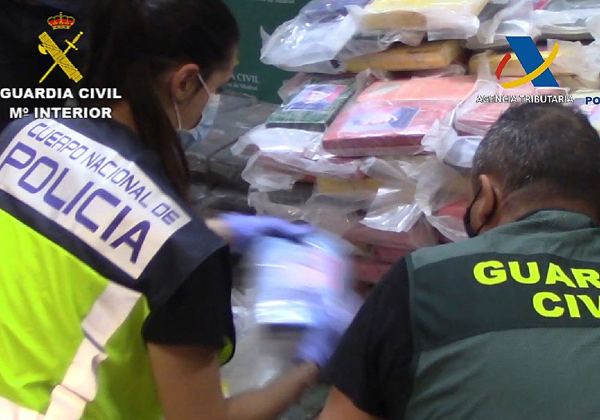 Imagen de archivo de una operación conjunta de Guardia Civil, Policía Nacional y Vigilancia Aduanera.