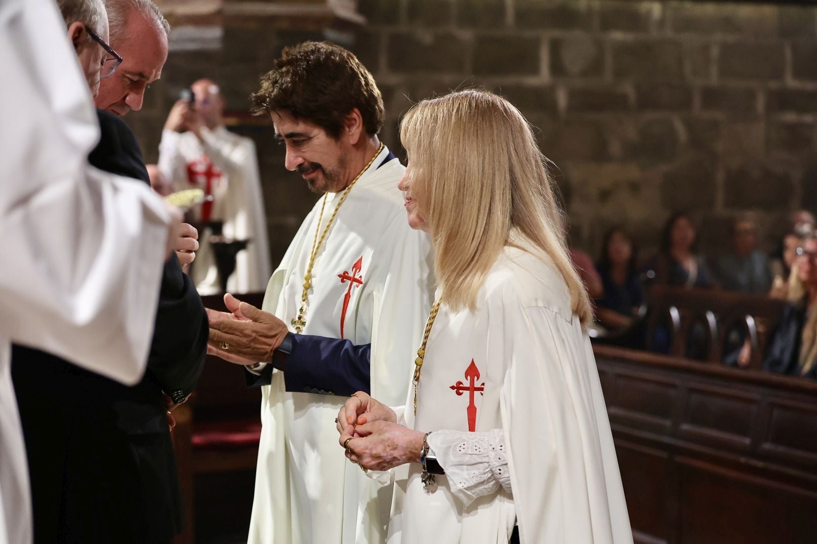 Nombramiento de la fallera mayor de Valencia como Dama de Honor del Santo Cáliz