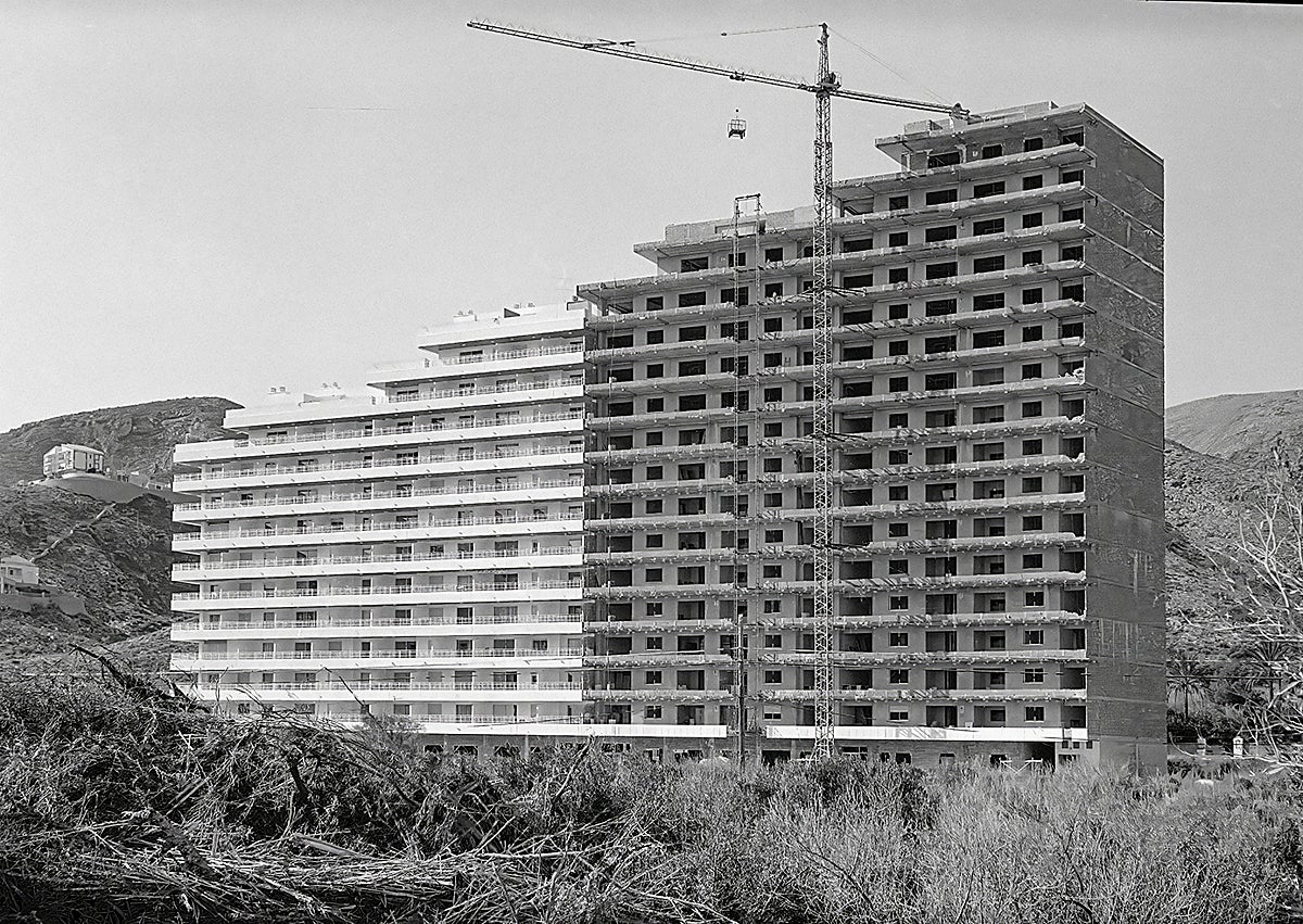 Imagen secundaria 1 - El fotógrafo que retrató la Valencia del desarrollismo