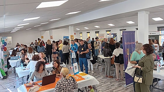 Feria de empleo en Turís.