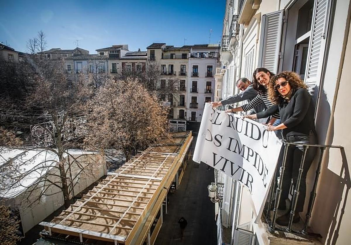 Imagen de archivo de vecinos quejándose por el ruido.