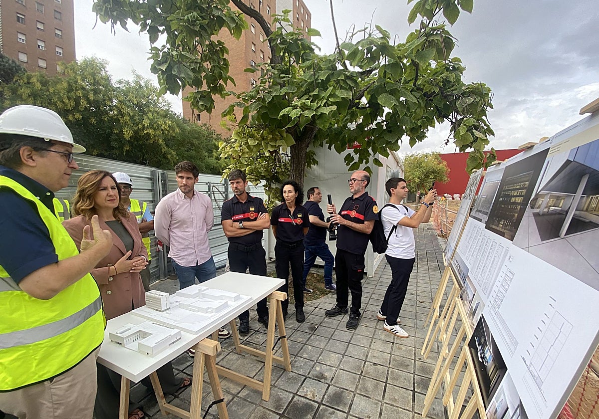 Visita de la alcaldesa de Valencia, María José Catalá, al edificio administrativo de la Central de Bomberos de Valencia.