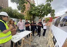 Visita de la alcaldesa de Valencia, María José Catalá, al edificio administrativo de la Central de Bomberos de Valencia.