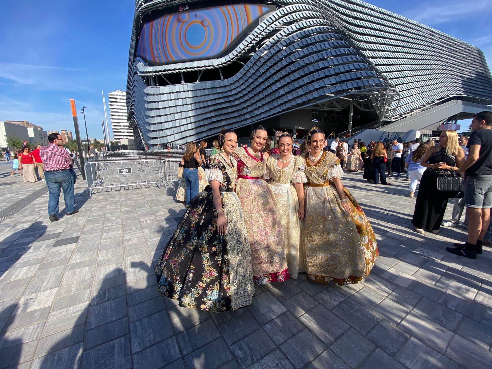 FOTOS | Las mejores imágenes de la gala fallera en el Roig Arena