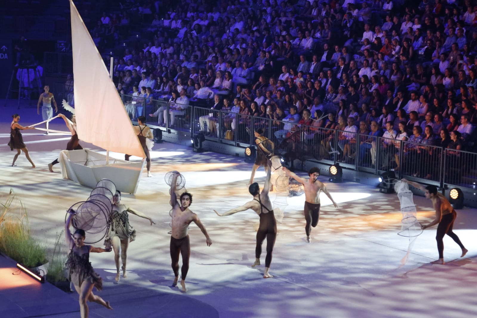 FOTOS | Las mejores imágenes de la gala fallera en el Roig Arena
