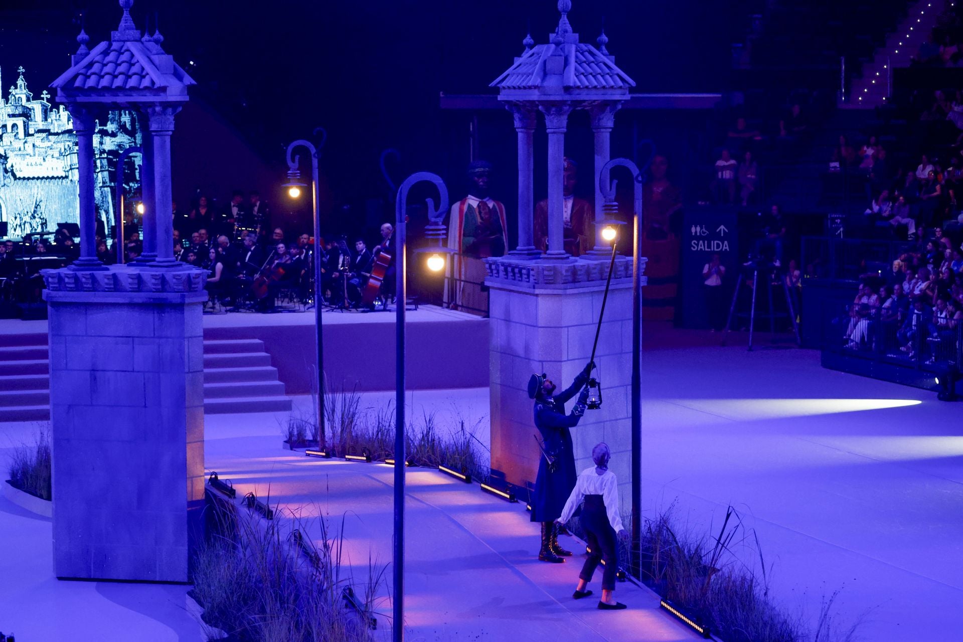 FOTOS | Las mejores imágenes de la gala fallera en el Roig Arena