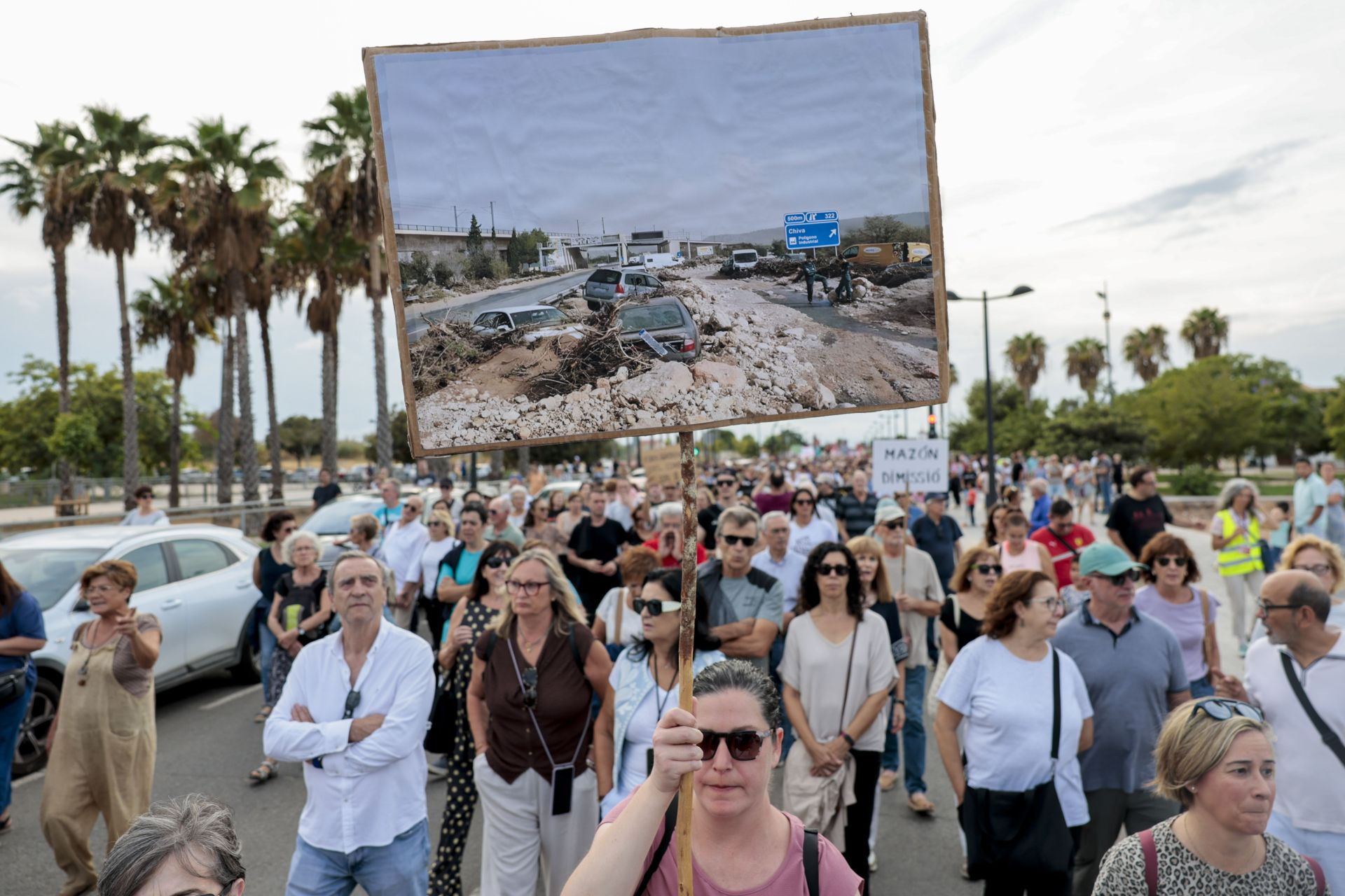 FOTOS | Dos manifestaciones salen desde Paiporta y Valencia para pedir la dimisión de Mazón
