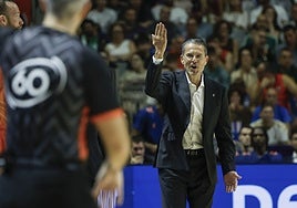 Pedro Martínez, protestando.