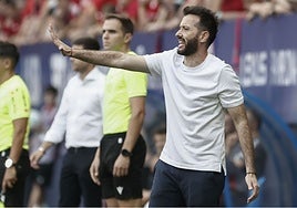 Corberán, durante un partido del Valencia.