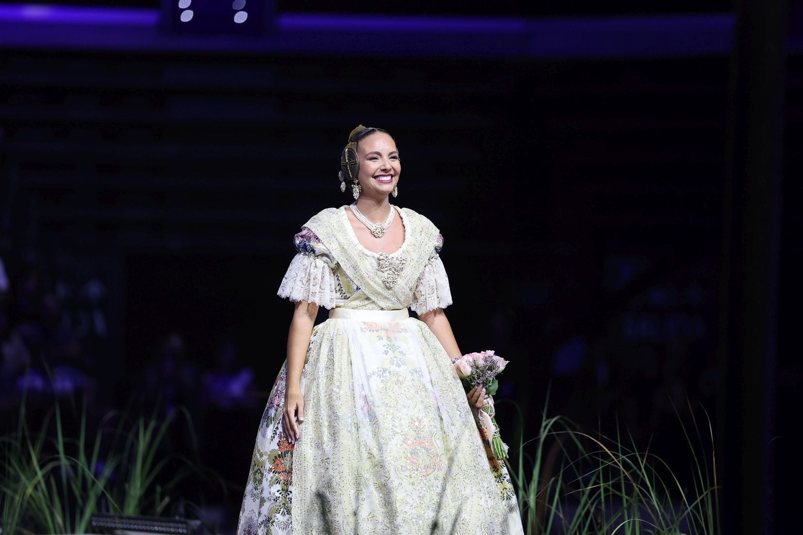 FOTOS | Las mejores imágenes de la gala fallera en el Roig Arena