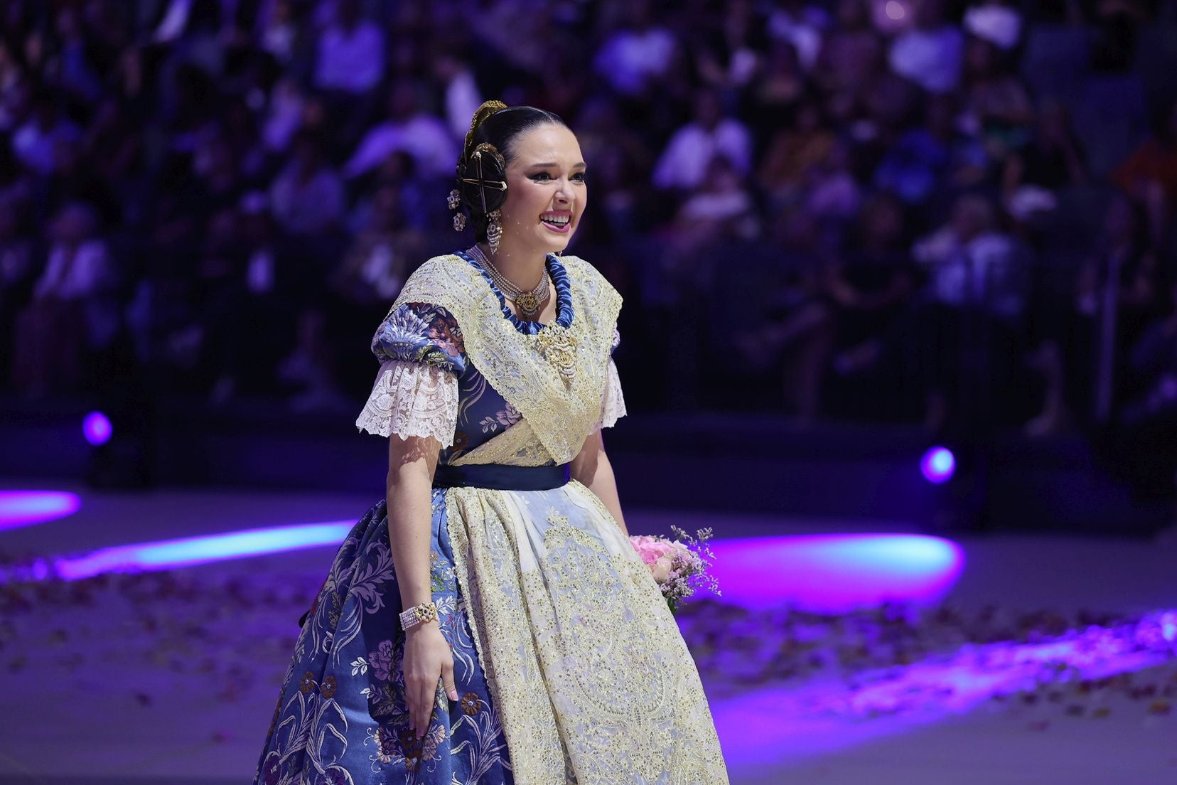 FOTOS | Las mejores imágenes de la gala fallera en el Roig Arena