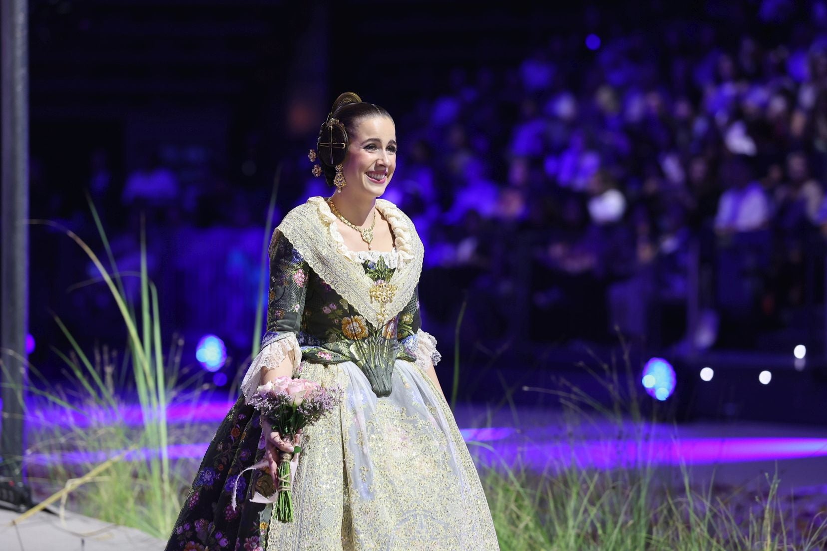 FOTOS | Las mejores imágenes de la gala fallera en el Roig Arena