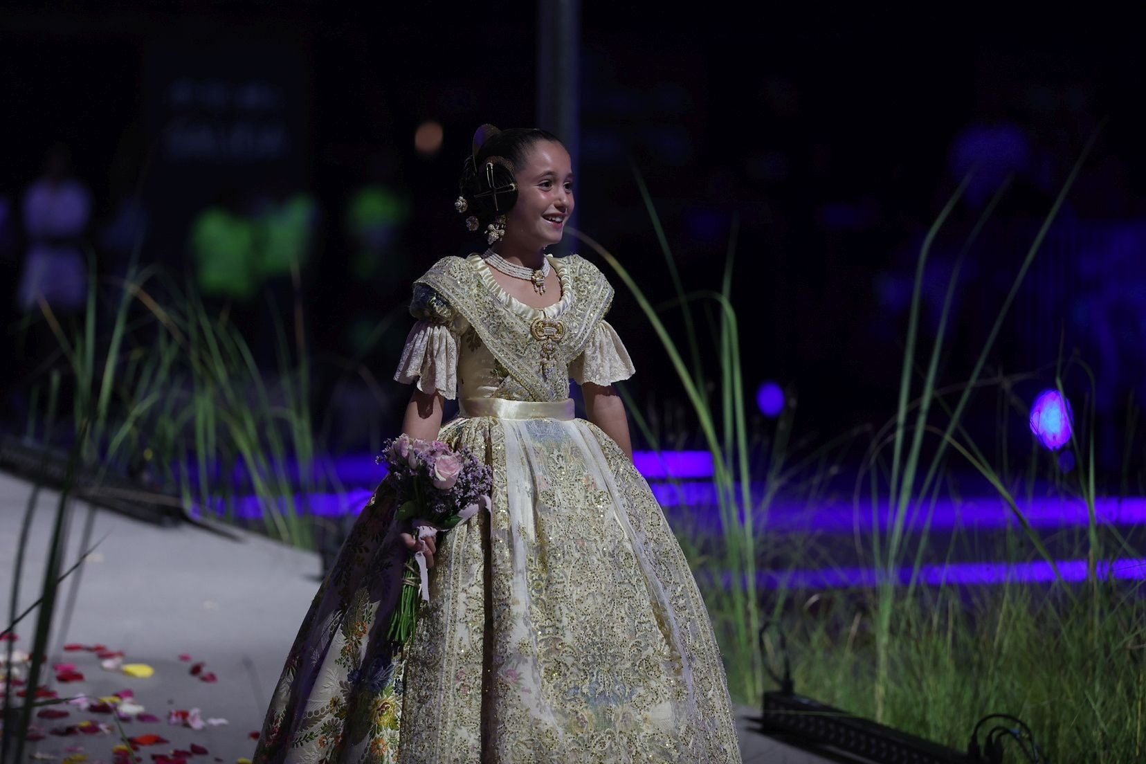 FOTOS | Las mejores imágenes de la gala fallera en el Roig Arena