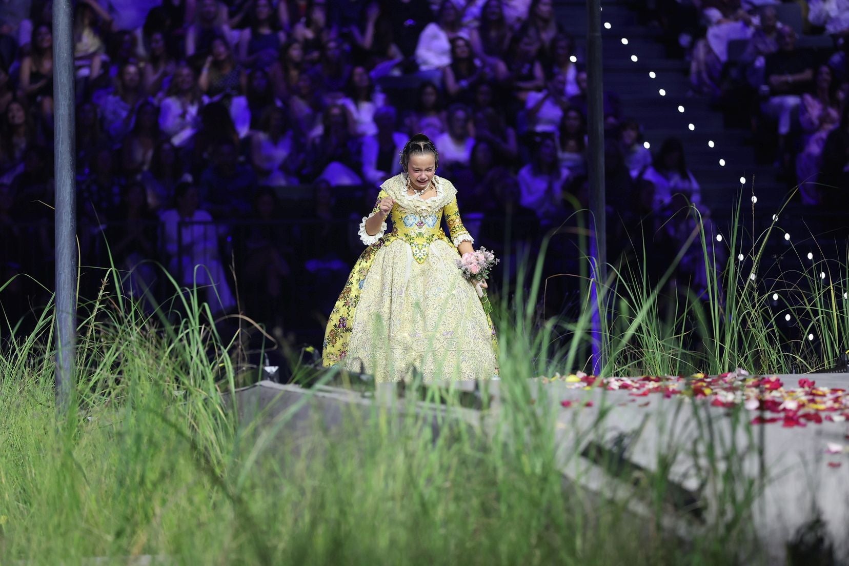FOTOS | Las mejores imágenes de la gala fallera en el Roig Arena