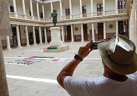Claustro del edificio La Nau de la Universitat.