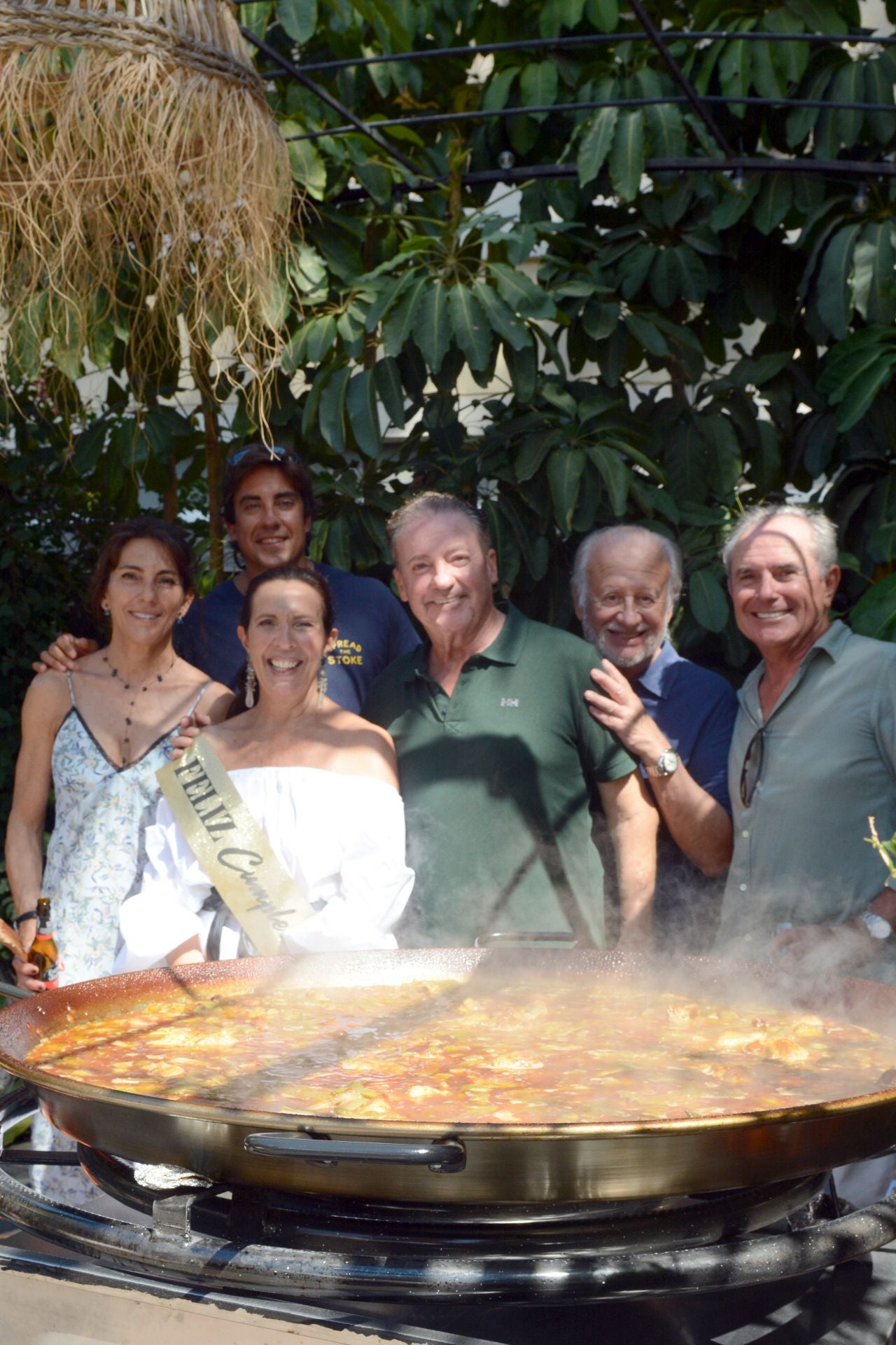 La paella corrió a cargo de Germán Ros, muy amigo de Cuchita.