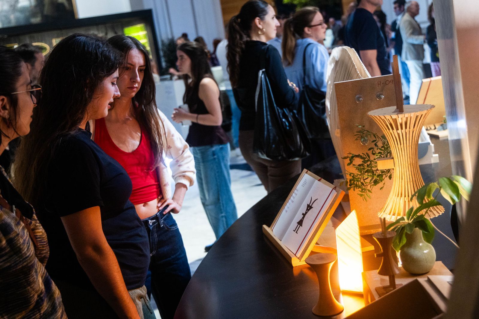 FOTOS | El Museo de Bellas Artes de València presenta «Noche en el Museo 2025»