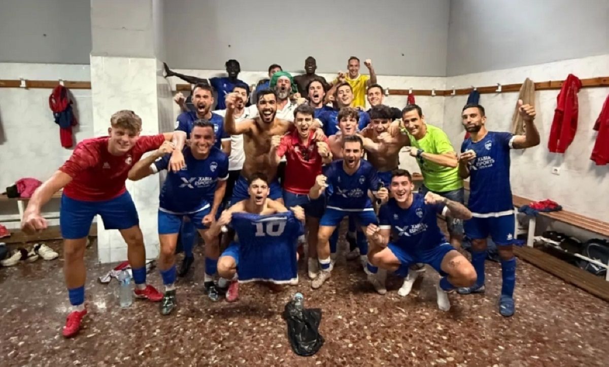 Alegría en el vestuario del equipo de Julio Ivorra.