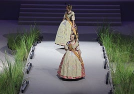 Lucía García, fallera mayor infantil de Valencia 2025, en su discurso de despedida en el Roig Arena.