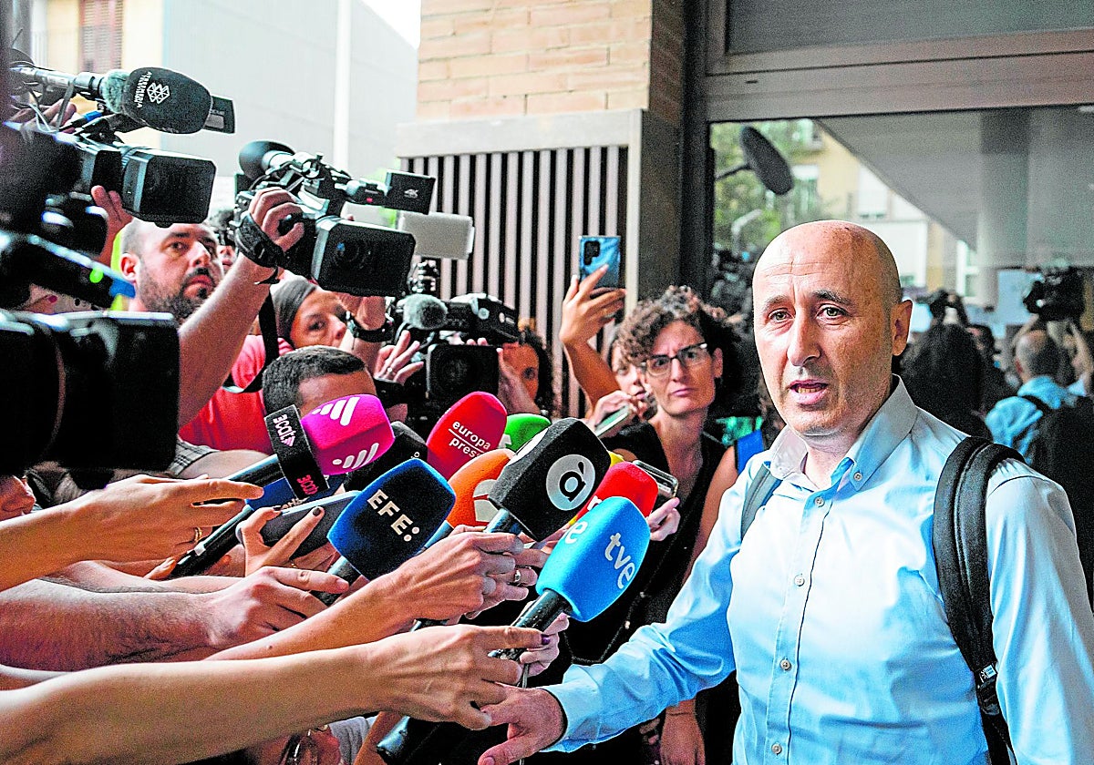 El presidente de la CHJ, Miguel Polo, en su entrada al juzgado de Catarroja.