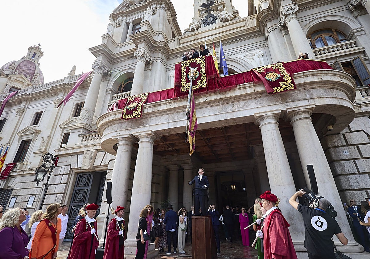 Bajada de la Real Senyera en 2024.