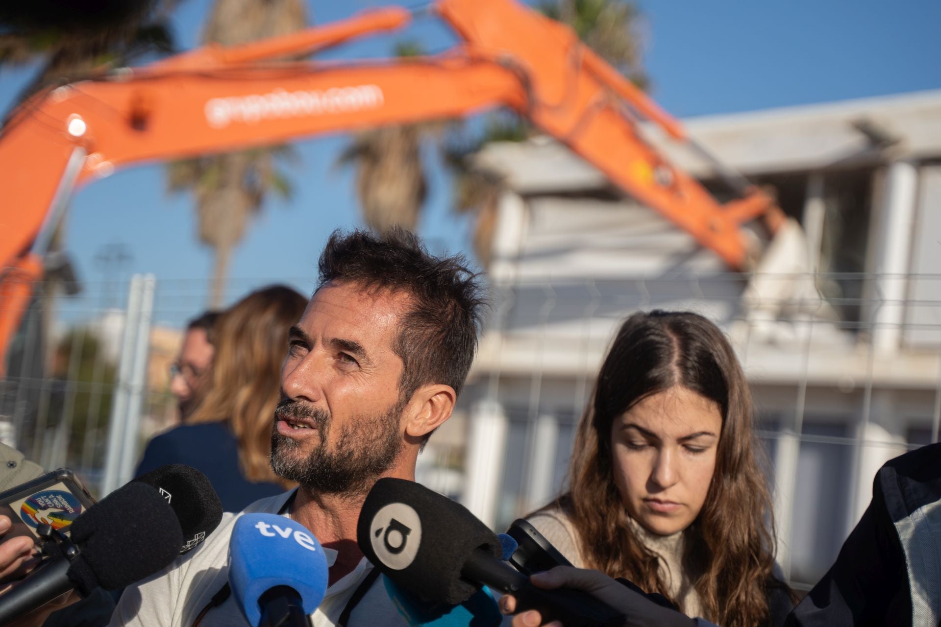 Fotos del derribo del restaurante el Bobo en la Malvarrosa