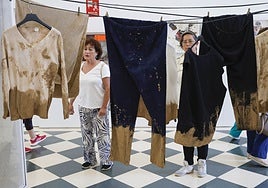 Tendedero de los padres del artista, instalación real en la exposición.