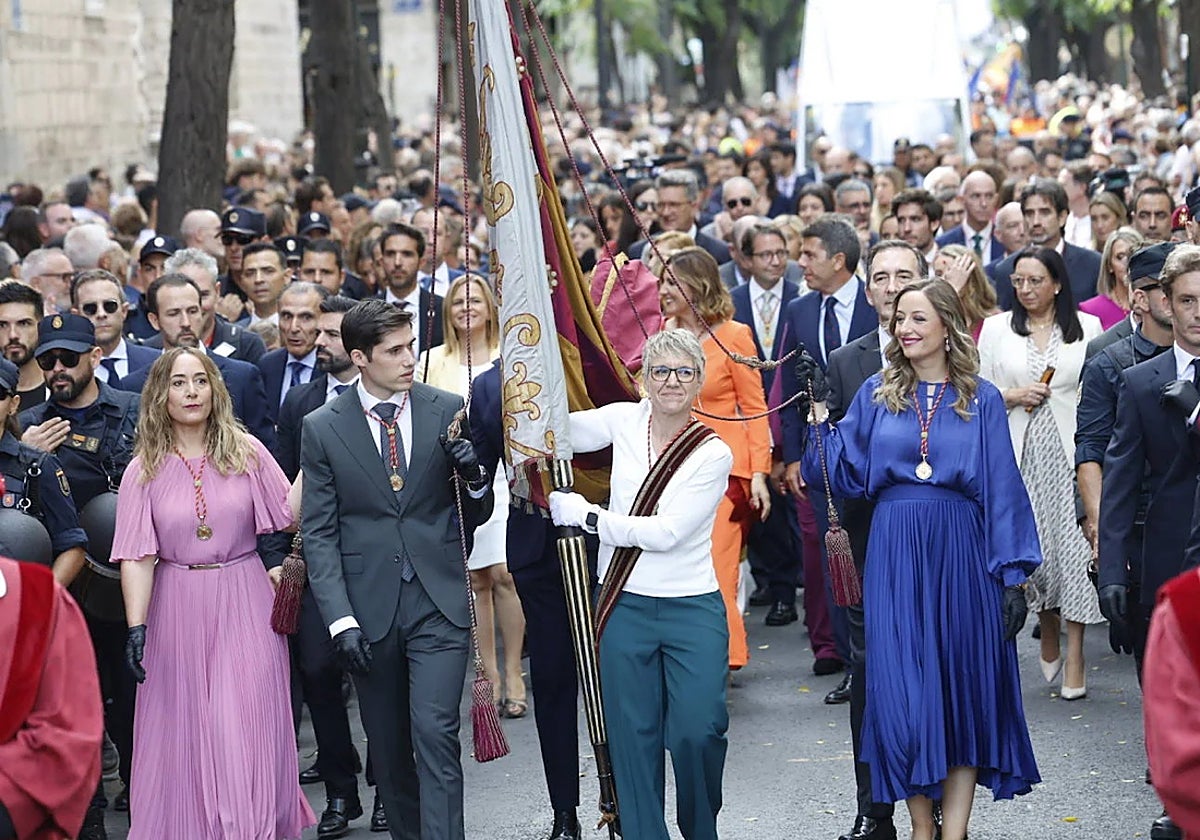 Procesión Cívica en el 9 d'Octubre de 2024.