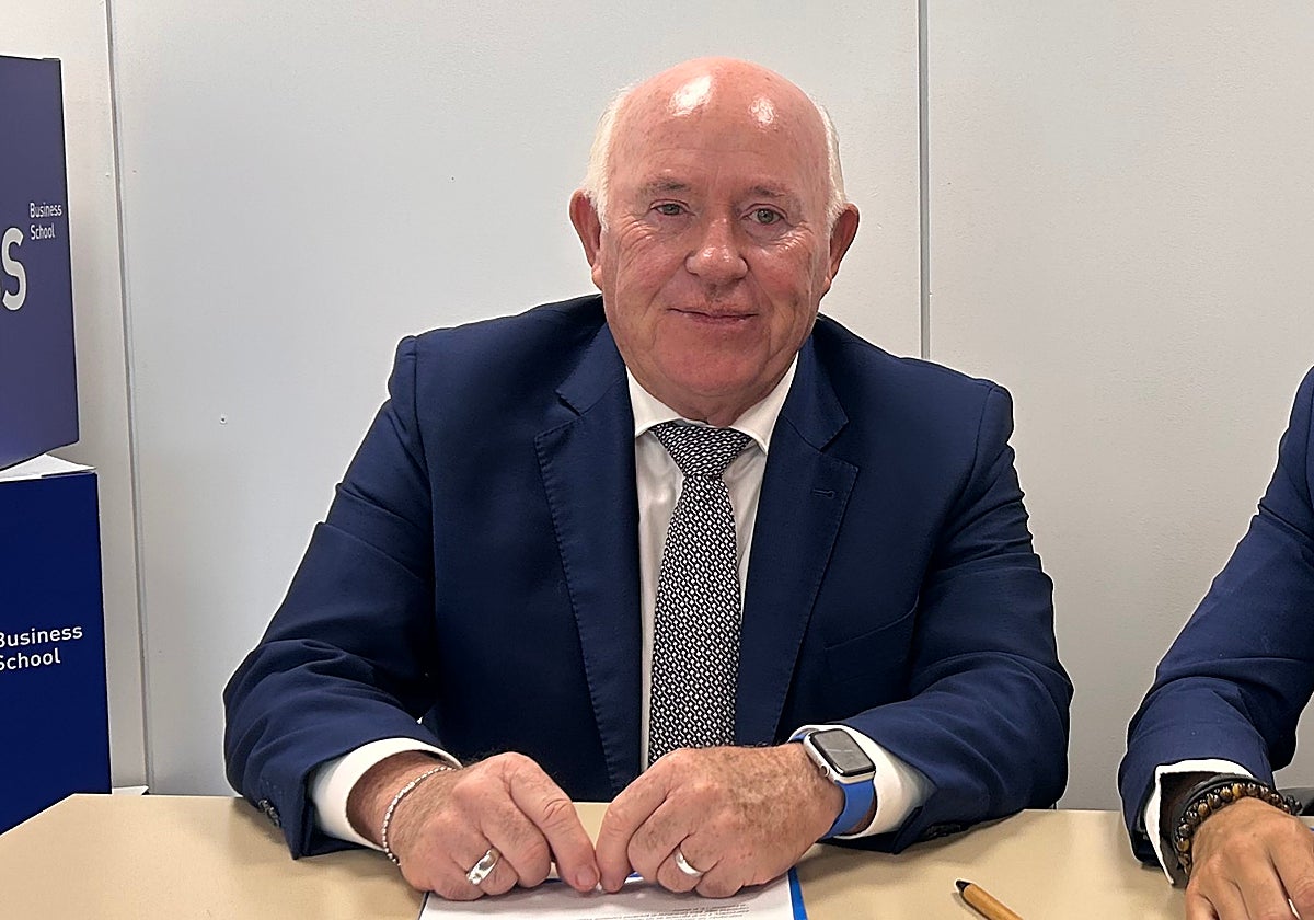 Joaquín Pérez, durante una reunión de trabajo.