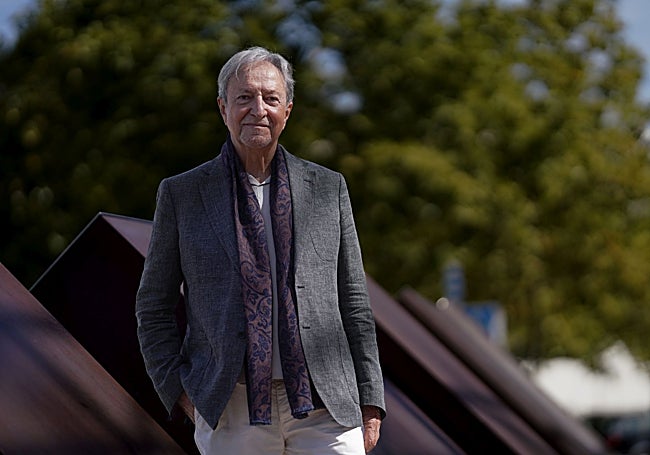 Lobatón, periodista en activo con 73 años y vicepresidente de la asociación de familias de desaparecidos QSD Golbal.