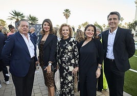 Vicente Boluda, Esther Pastor, Mayrén Beneyto, Hortensia Roig y Jesús Ferrer en la fiesta organizada por el concierto de Estrella Morente en el Hotel Las Arenas.