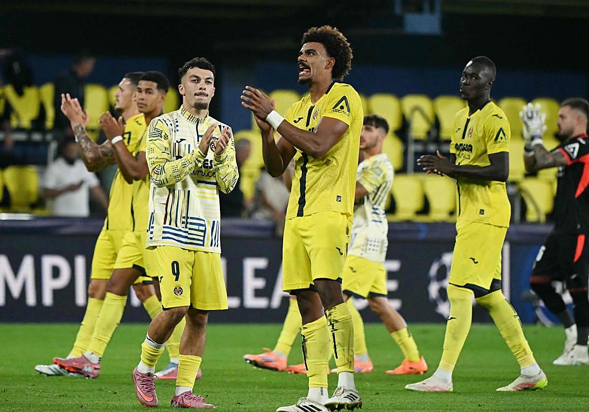 Los jugadores del Villarreal celebran una victoria.