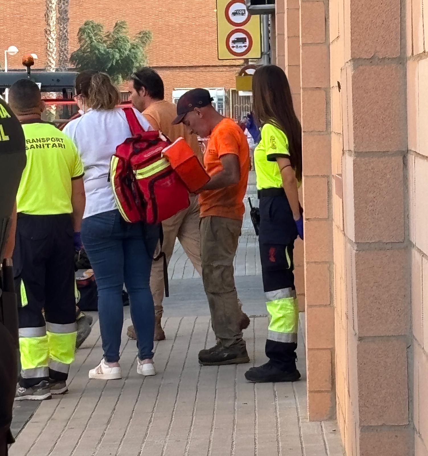 Fotos | Una intensa humareda desata la alarma en Valencia