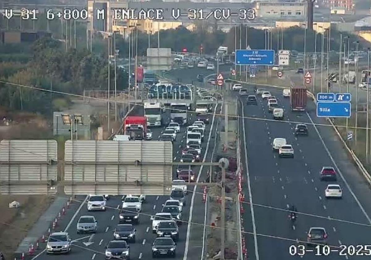 Atascos en la V-31 este viernes, 3 de octubre.