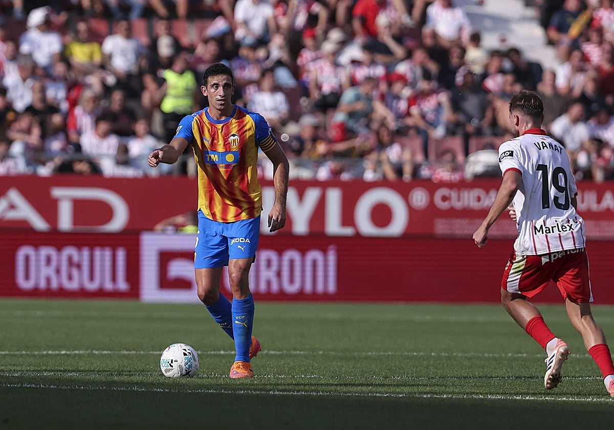 César Tárrega, en el partido entre el Valencia y Girona.