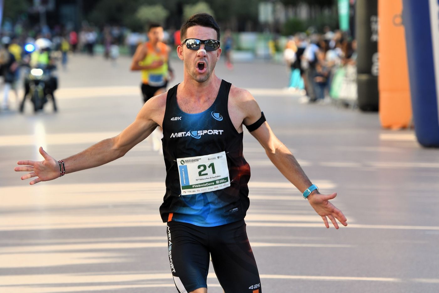 Búscate en la XV Volta a Peu de les Falles