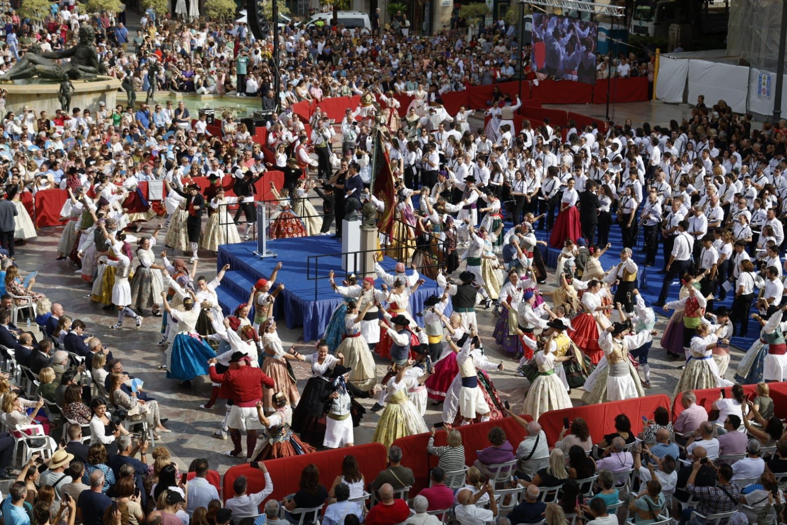 FOTOS | Valencia se rinde al himno regional