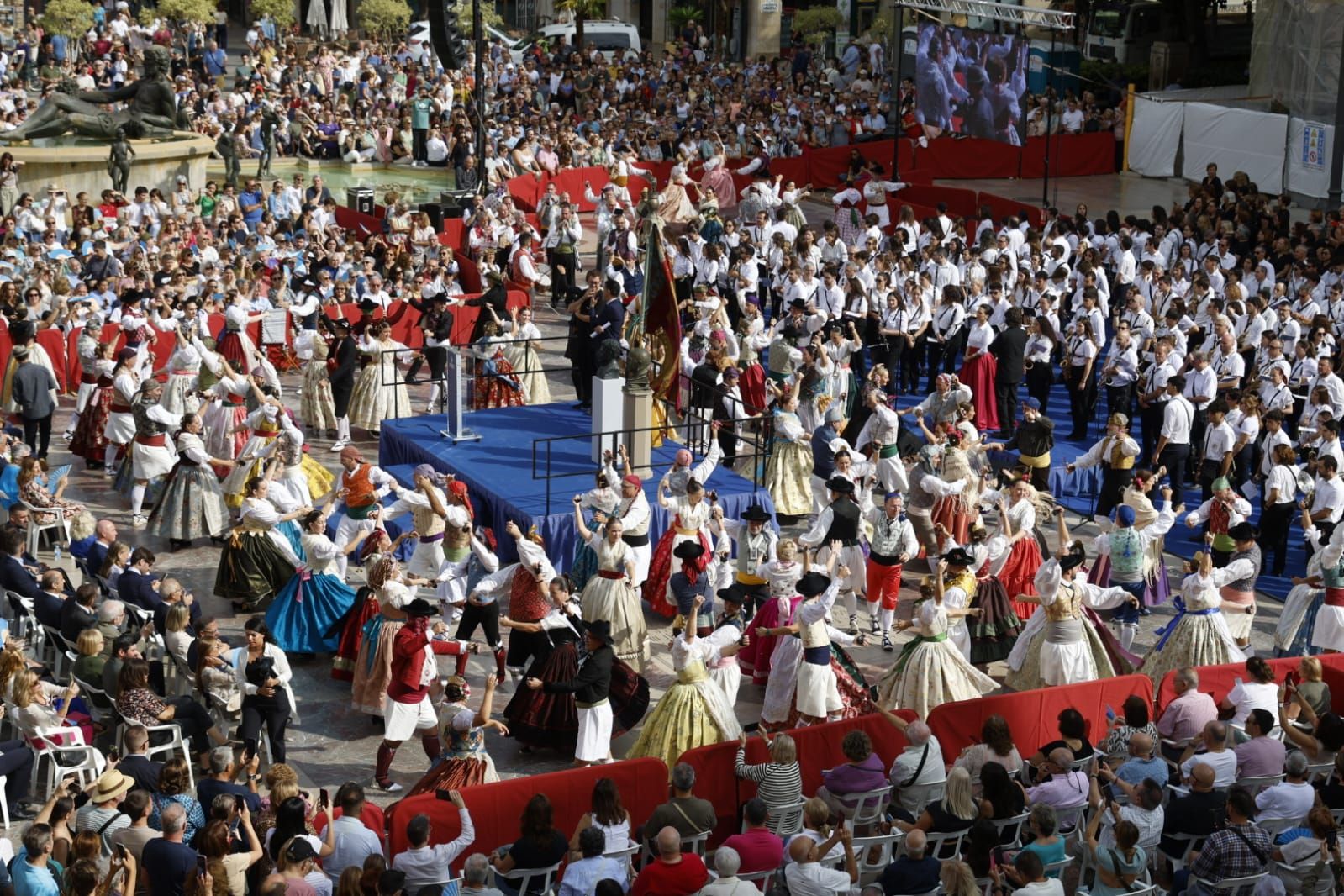 FOTOS | Valencia se rinde al himno regional