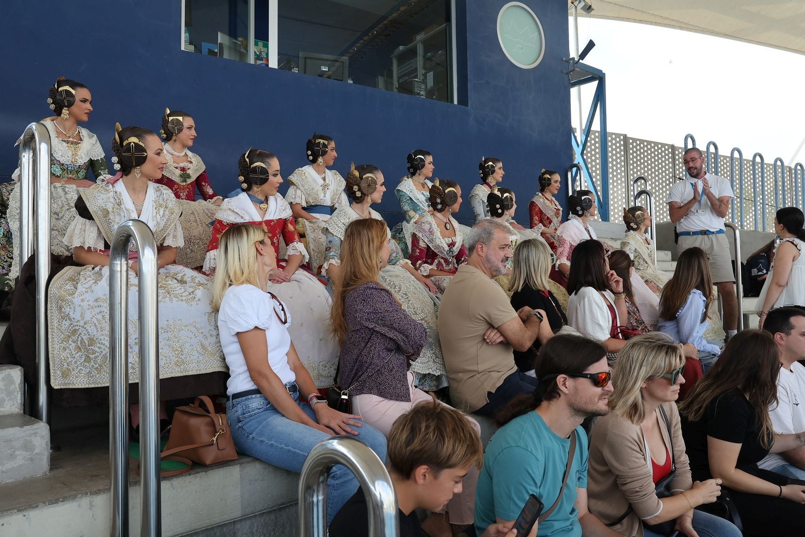 Las candidatas a fallera mayor de Valencia visitan l&#039;Oceanogràfic