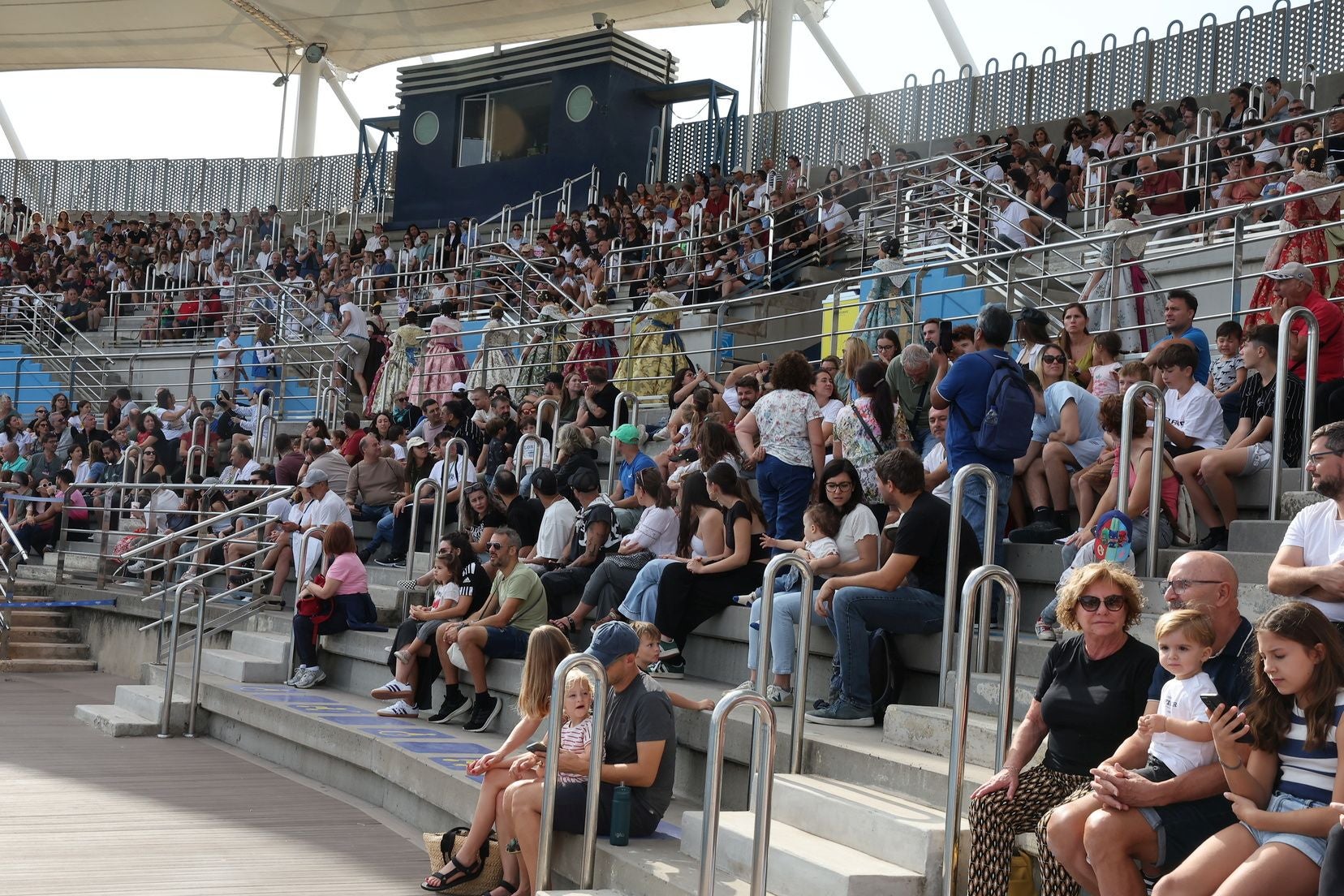 Las candidatas a fallera mayor de Valencia visitan l&#039;Oceanogràfic