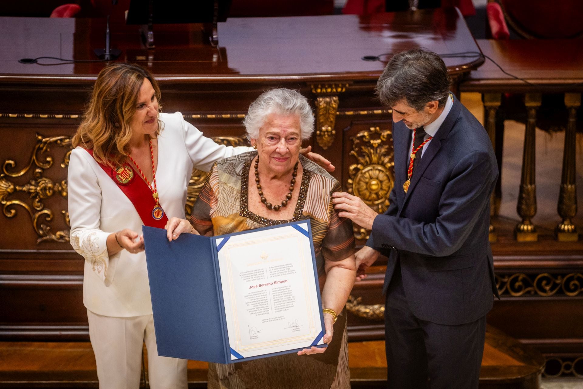 FOTOS | Valencia entrega sus honores y distinciones de 2025