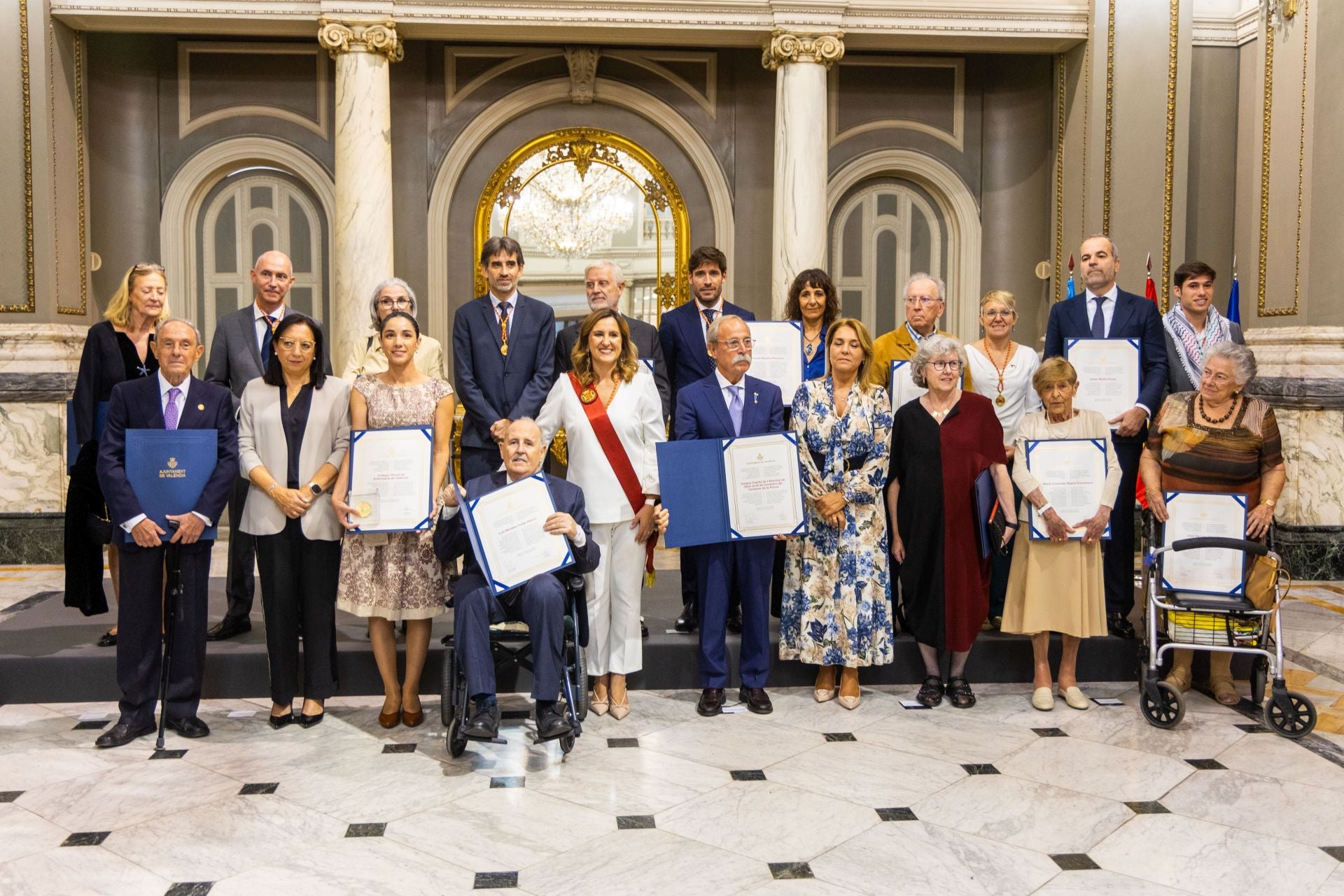 FOTOS | Valencia entrega sus honores y distinciones de 2025